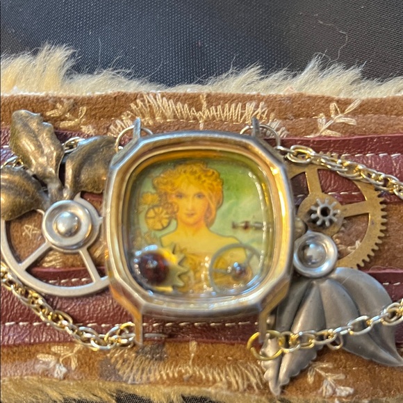 Steampunk Brown Leather Wristband with Gears and Portrait - Picture 5 of 8